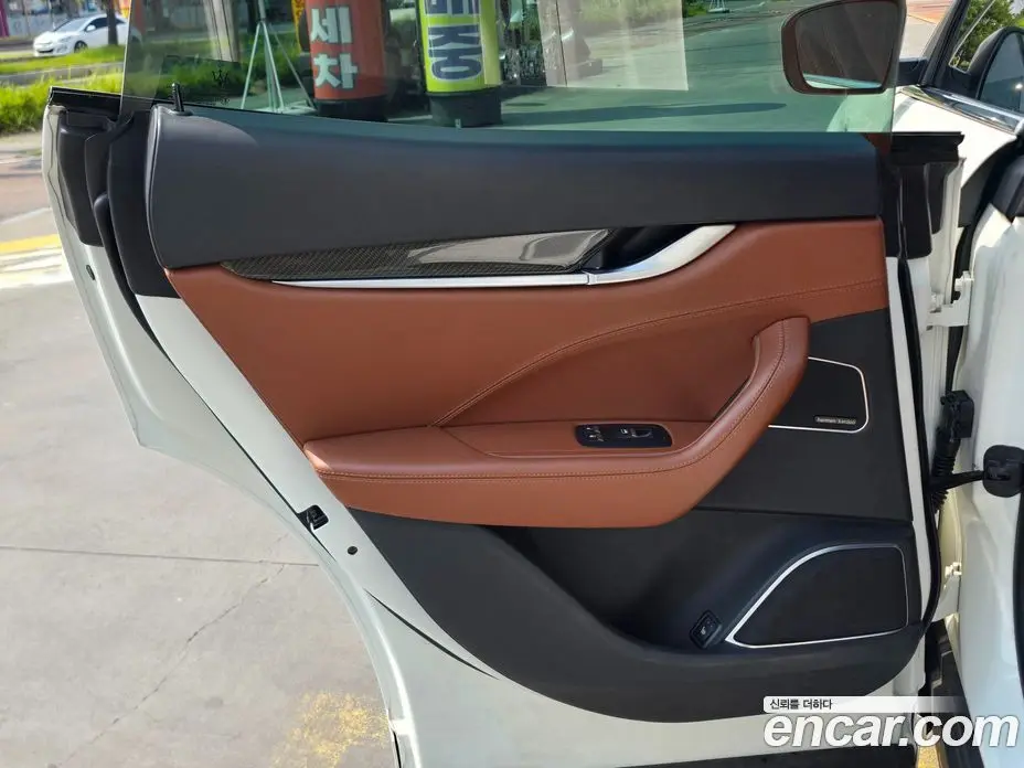 Maserati Levante 2017 3.0 автомат (гидро), фото 15 Maserati Levante 2017 3.0 автомат (гидро), фото 15