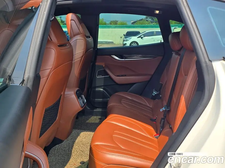 Maserati Levante 2017 3.0 автомат (гидро), фото 8 Maserati Levante 2017 3.0 автомат (гидро), фото 8