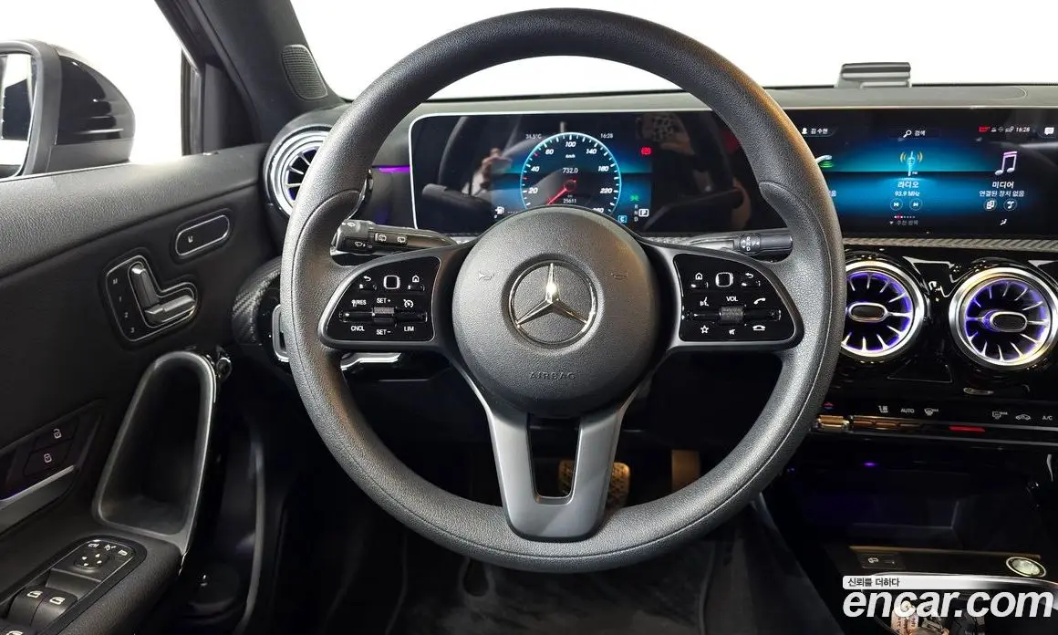 Mercedes-Benz A-Class 2019 2.0 автомат (гидро), фото 18 Mercedes-Benz A-Class 2019 2.0 автомат (гидро), фото 18