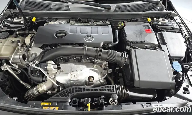 Mercedes-Benz A-Class 2019 2.0 автомат (гидро), миниатюра 6 Mercedes-Benz A-Class 2019 2.0 автомат (гидро), миниатюра 6