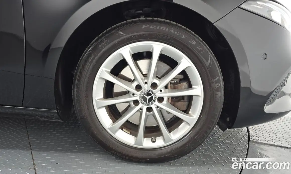 Mercedes-Benz A-Class 2019 2.0 автомат (гидро), фото 7 Mercedes-Benz A-Class 2019 2.0 автомат (гидро), фото 7