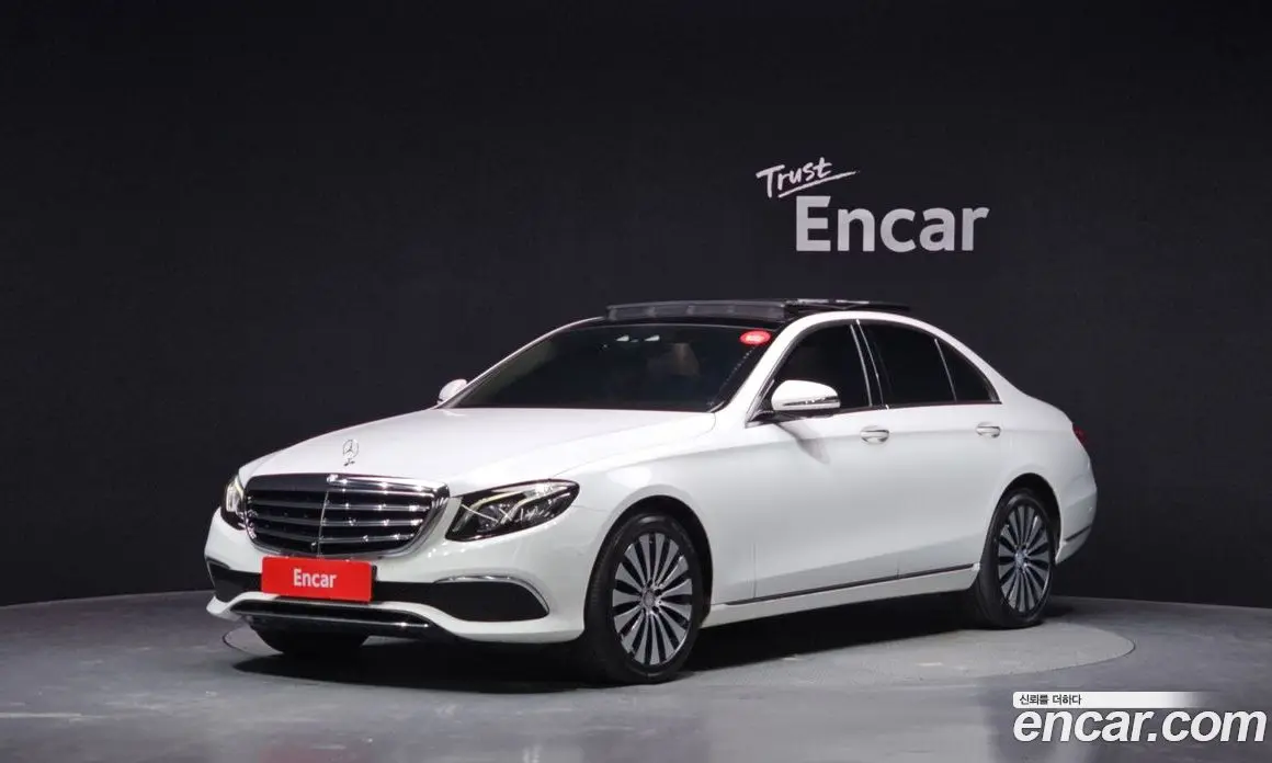 Mercedes-Benz E-Class 2016 2.0 автомат (гидро), фото 1 Mercedes-Benz E-Class 2016 2.0 автомат (гидро), фото 1
