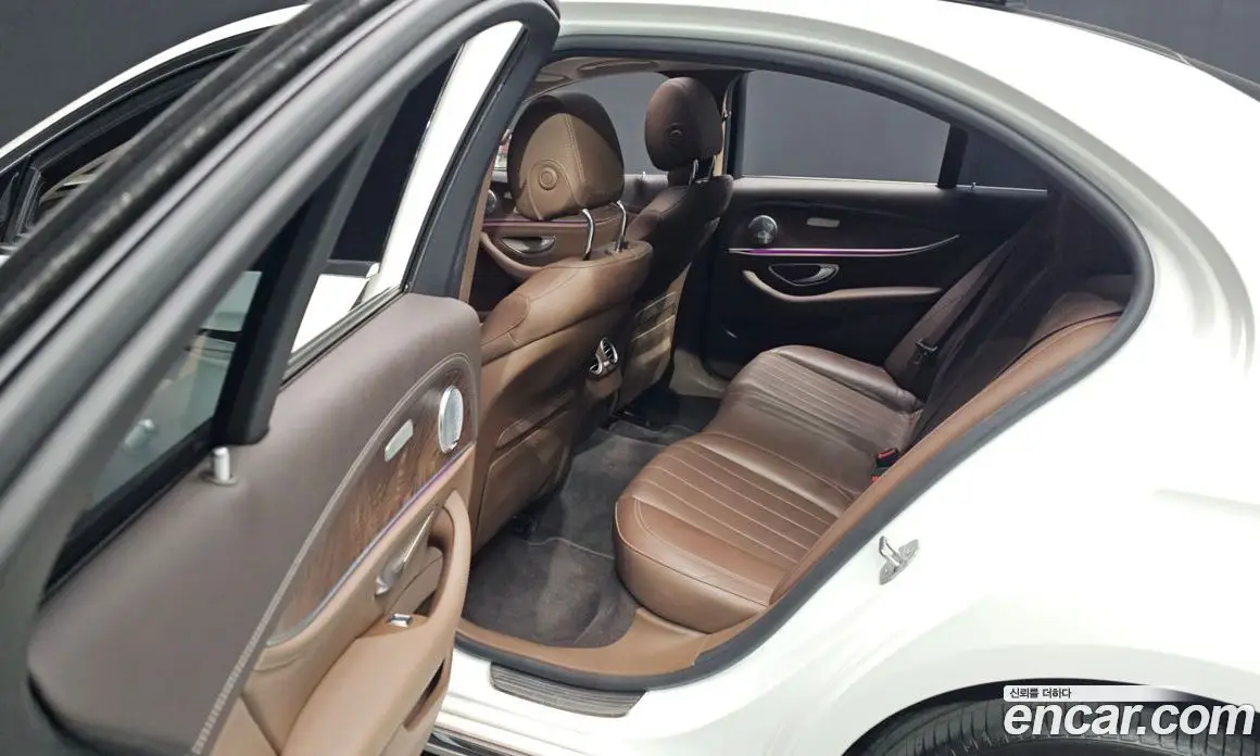 Mercedes-Benz E-Class 2016 2.0 автомат (гидро), фото 13 Mercedes-Benz E-Class 2016 2.0 автомат (гидро), фото 13