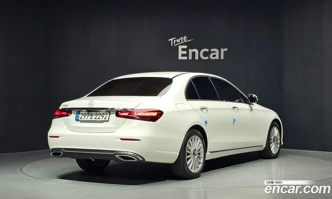 Mercedes-Benz E-Class 2021 2.0 автомат (гидро), фото 2 Mercedes-Benz E-Class 2021 2.0 автомат (гидро), фото 2