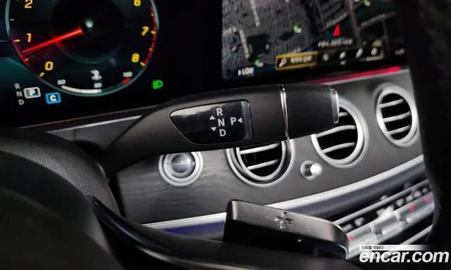 Mercedes-Benz E-Class 2022 2.0 автомат (гидро), миниатюра 12