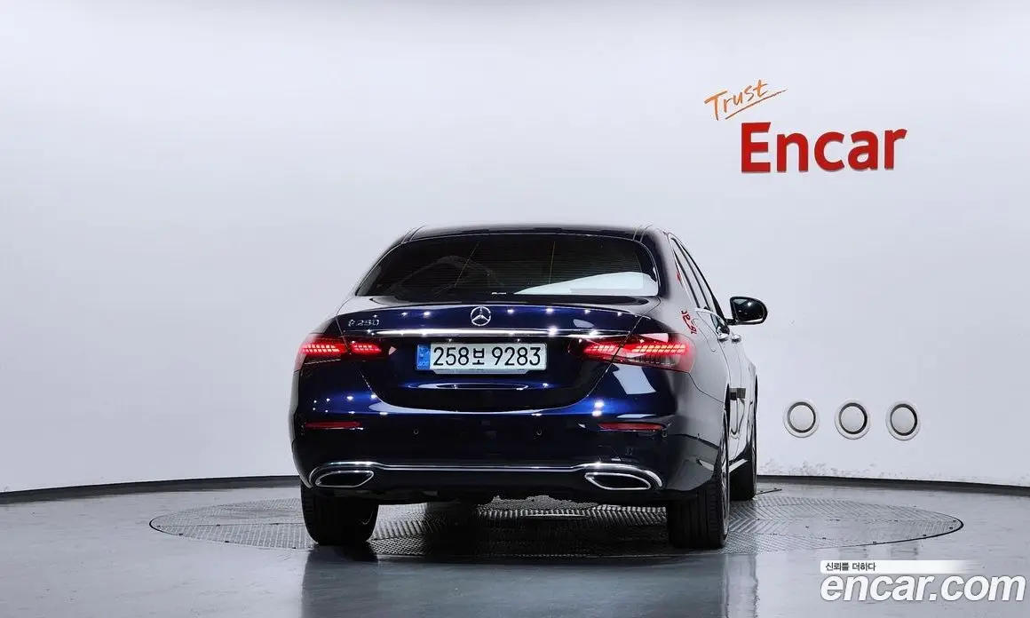 Mercedes-Benz E-Class 2022 2.0 автомат (гидро), фото 4