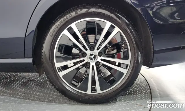 Mercedes-Benz E-Class 2022 2.0 автомат (гидро), миниатюра 7