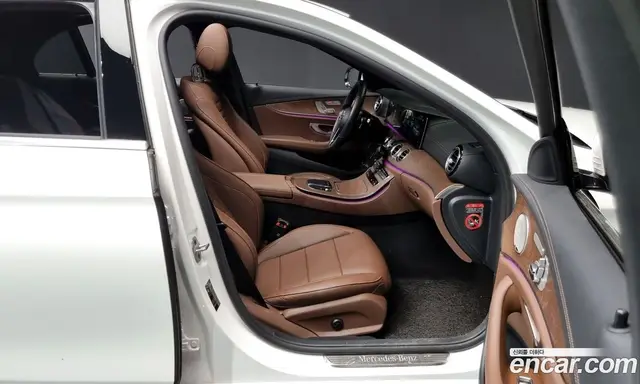 Mercedes-Benz E-Class 2023 1.9 автомат (гидро), миниатюра 11