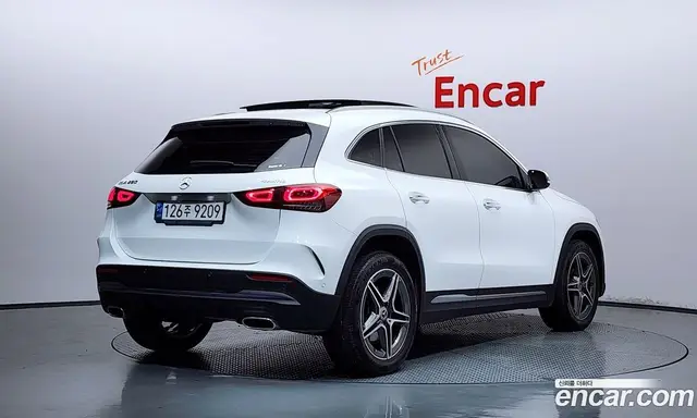 Mercedes-Benz GLA-Class 2021 2.0 автомат (гидро), миниатюра 2 Mercedes-Benz GLA-Class 2021 2.0 автомат (гидро), миниатюра 2