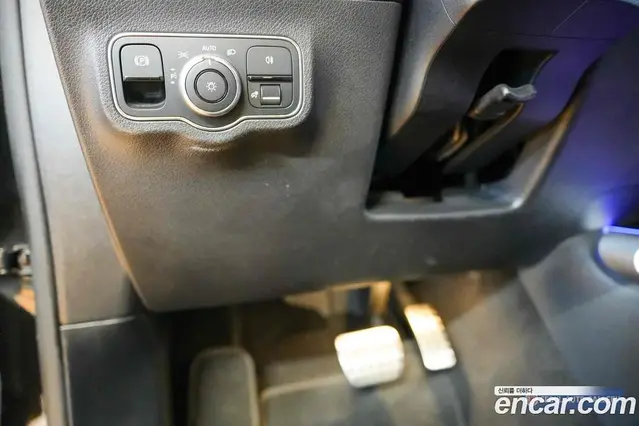 Mercedes-Benz GLB-Class 2022 2.0 автомат (гидро), миниатюра 11