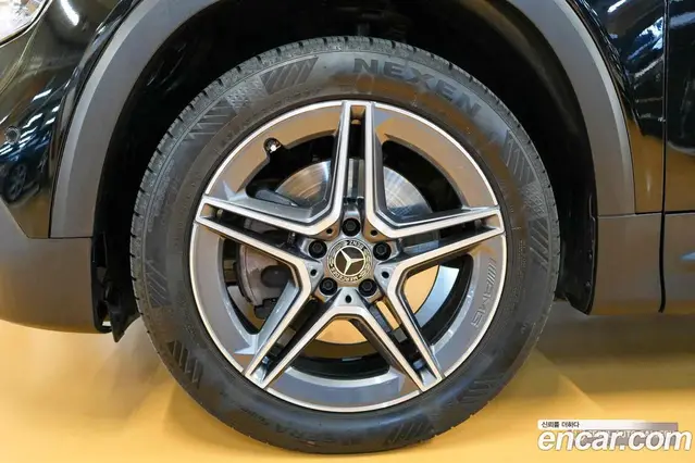 Mercedes-Benz GLB-Class 2022 2.0 автомат (гидро), миниатюра 3