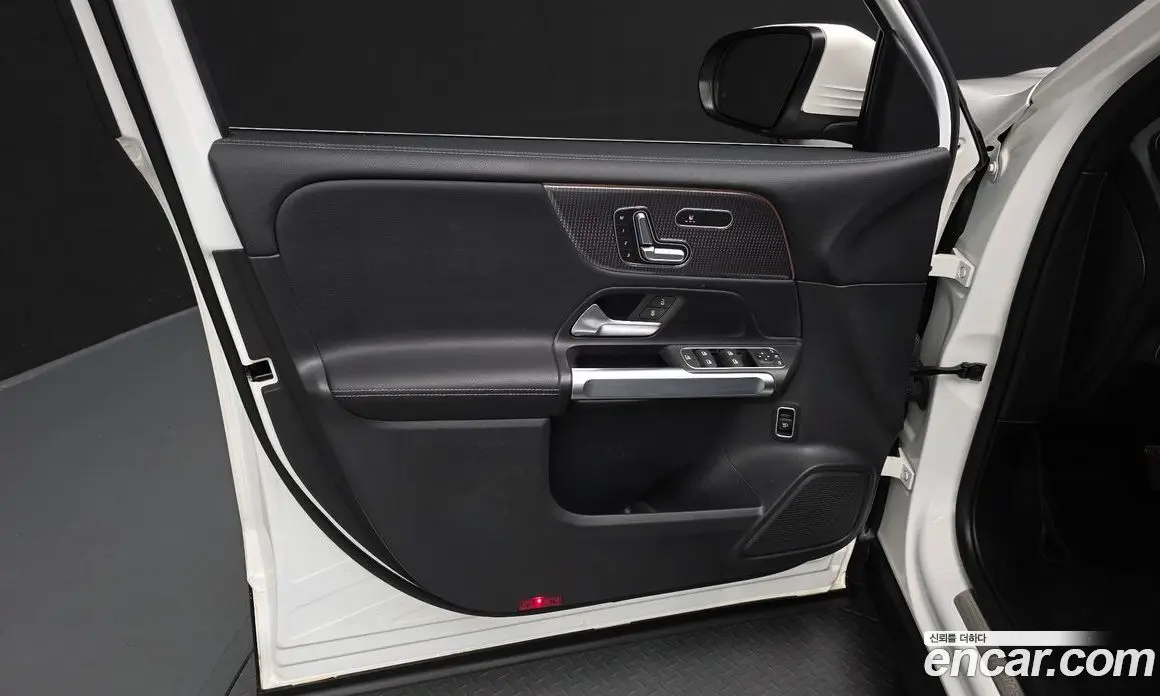 Mercedes-Benz GLB-Class 2022 1.9 автомат (гидро), фото 13 Mercedes-Benz GLB-Class 2022 1.9 автомат (гидро), фото 13