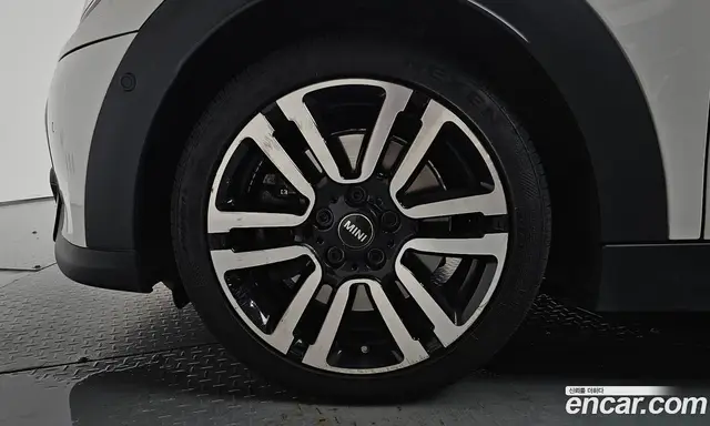 Mini Cooper 2023 2.0 автомат (гидро), миниатюра 4 Mini Cooper 2023 2.0 автомат (гидро), миниатюра 4