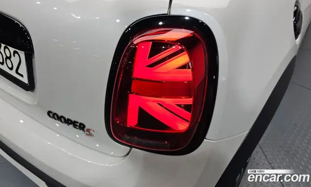 Mini Cooper 2023 2.0 автомат (гидро), миниатюра 8 Mini Cooper 2023 2.0 автомат (гидро), миниатюра 8