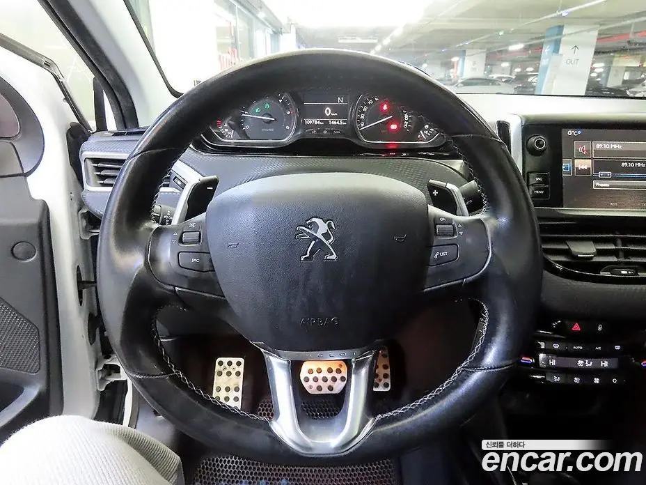 Peugeot 2008 2015 1.6 автомат (гидро), фото 8 Peugeot 2008 2015 1.6 автомат (гидро), фото 8