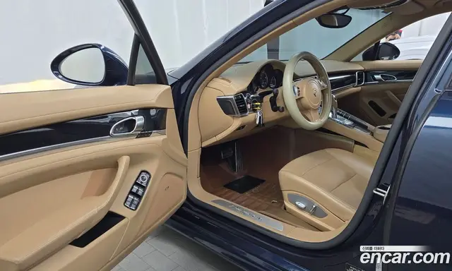 Porsche Panamera 2015 3.0 автомат (гидро), миниатюра 10 Porsche Panamera 2015 3.0 автомат (гидро), миниатюра 10