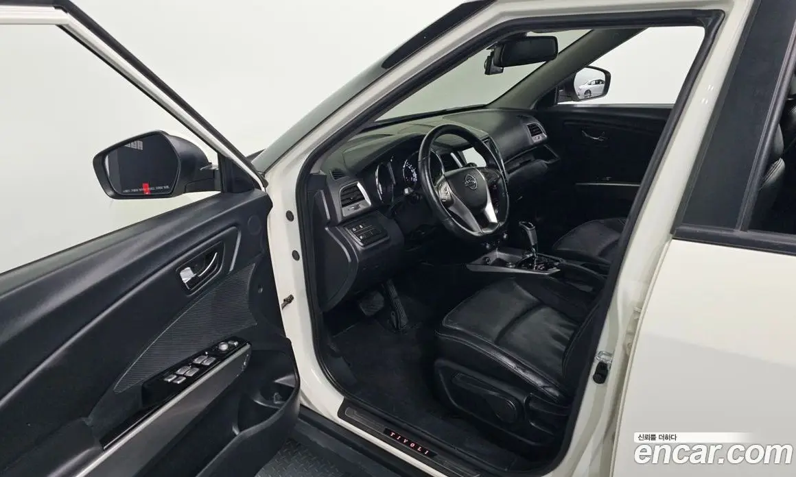 SsangYong TIBOLI 2015 1.6 автомат (гидро), фото 12 SsangYong TIBOLI 2015 1.6 автомат (гидро), фото 12