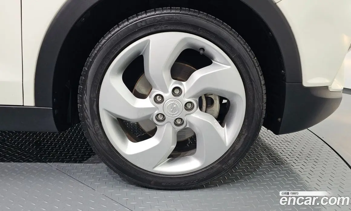 SsangYong TIBOLI 2015 1.6 автомат (гидро), фото 4 SsangYong TIBOLI 2015 1.6 автомат (гидро), фото 4