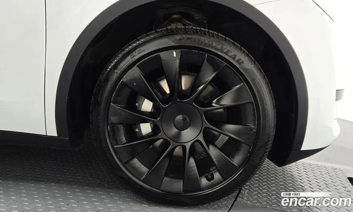 Tesla Model Y 2023 0.2 автомат (гидро), фото 6 Tesla Model Y 2023 0.2 автомат (гидро), фото 6