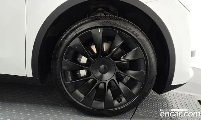 Tesla Model Y 2023 0.2 автомат (гидро), миниатюра 6 Tesla Model Y 2023 0.2 автомат (гидро), миниатюра 6