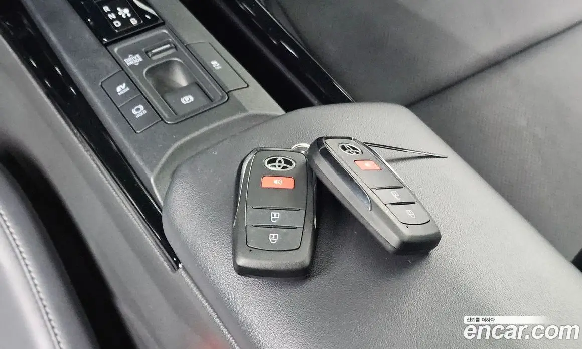 Toyota Prius 2025 2.0 автомат (гидро), фото 18 Toyota Prius 2025 2.0 автомат (гидро), фото 18