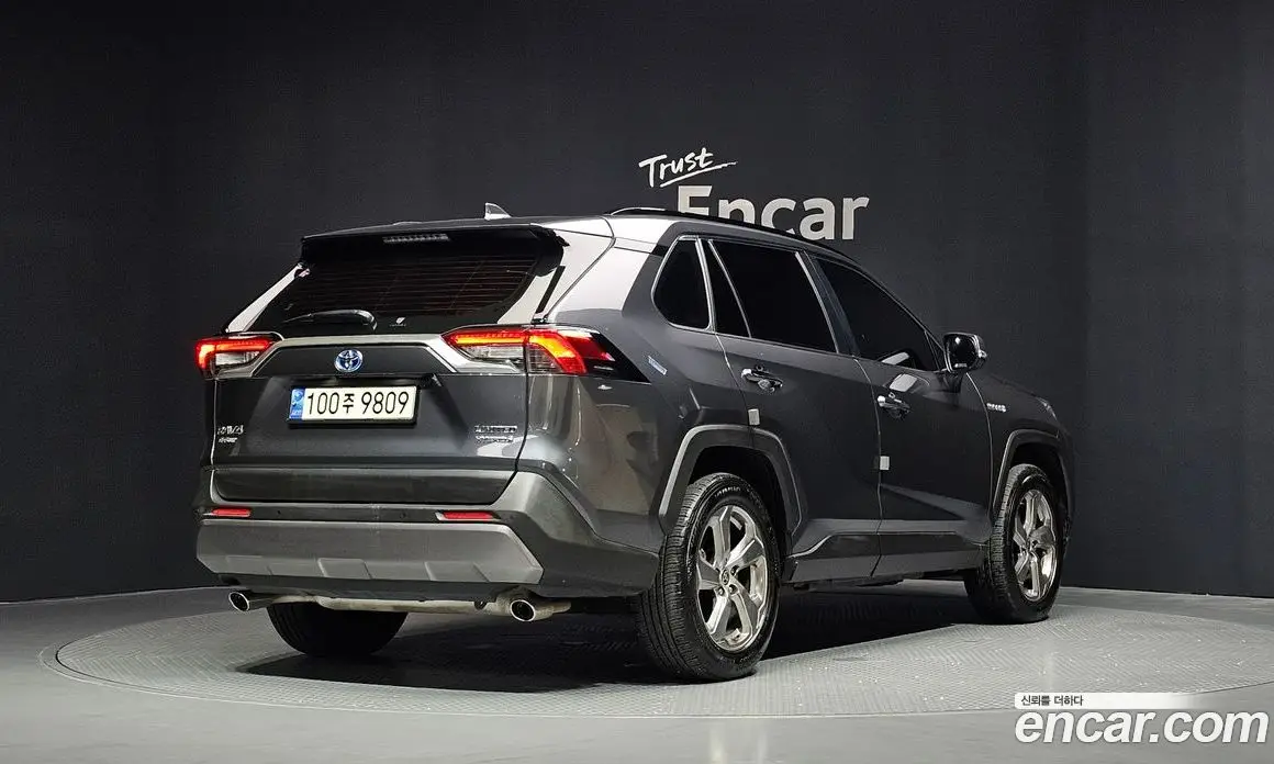 Toyota RAV4 2021 2.5 автомат (гидро), фото 2 Toyota RAV4 2021 2.5 автомат (гидро), фото 2