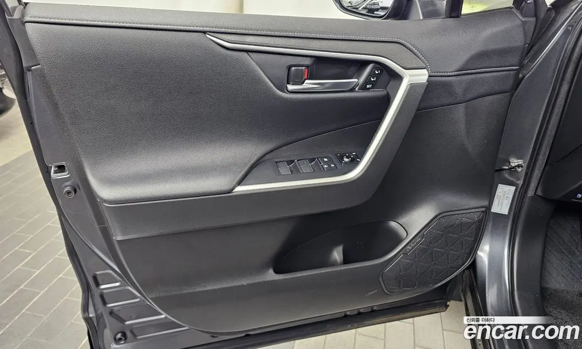 Toyota RAV4 2021 2.5 автомат (гидро), фото 14 Toyota RAV4 2021 2.5 автомат (гидро), фото 14