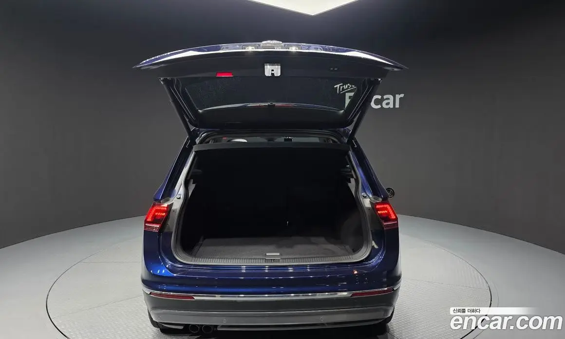 Volkswagen Tiguan 2018 2.0 автомат (гидро), фото 26 Volkswagen Tiguan 2018 2.0 автомат (гидро), фото 26