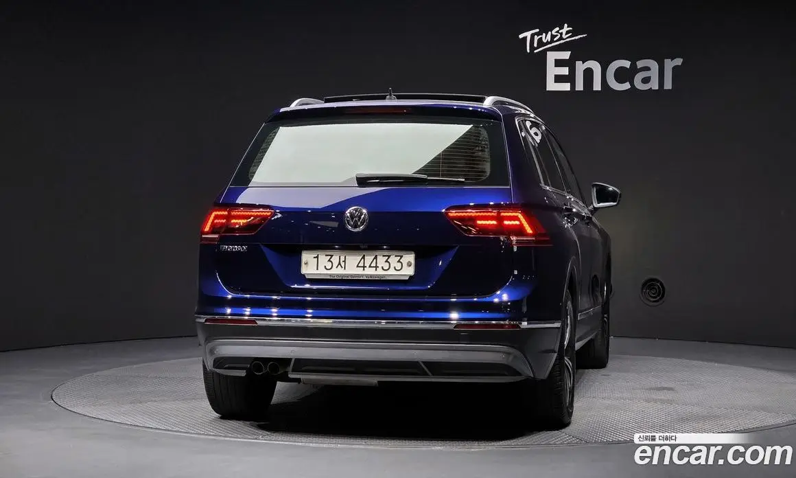 Volkswagen Tiguan 2018 2.0 автомат (гидро), фото 4 Volkswagen Tiguan 2018 2.0 автомат (гидро), фото 4