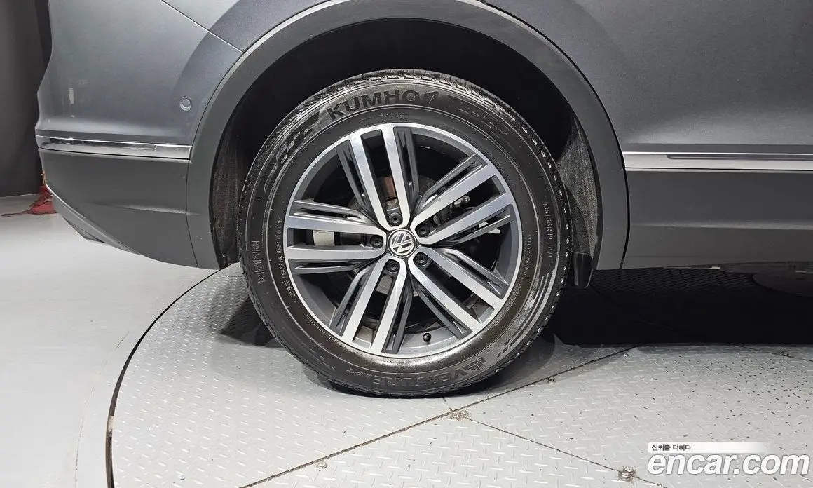 Volkswagen Tiguan 2020 2.0 автомат (гидро), фото 5 Volkswagen Tiguan 2020 2.0 автомат (гидро), фото 5