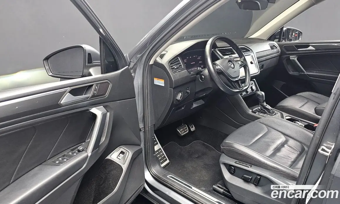 Volkswagen Tiguan 2020 2.0 автомат (гидро), фото 10 Volkswagen Tiguan 2020 2.0 автомат (гидро), фото 10