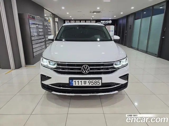 Volkswagen Tiguan 2022 2.0 автомат (гидро), миниатюра 1 Volkswagen Tiguan 2022 2.0 автомат (гидро), миниатюра 1