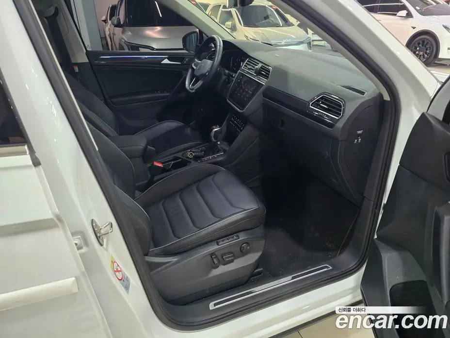 Volkswagen Tiguan 2022 2.0 автомат (гидро), фото 18 Volkswagen Tiguan 2022 2.0 автомат (гидро), фото 18