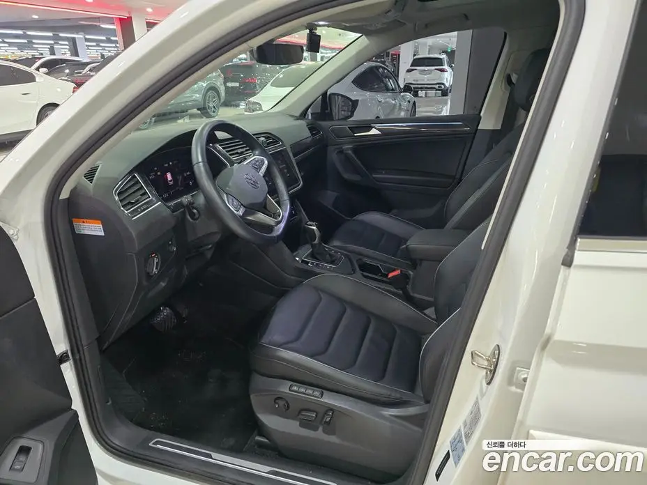 Volkswagen Tiguan 2022 2.0 автомат (гидро), фото 10 Volkswagen Tiguan 2022 2.0 автомат (гидро), фото 10