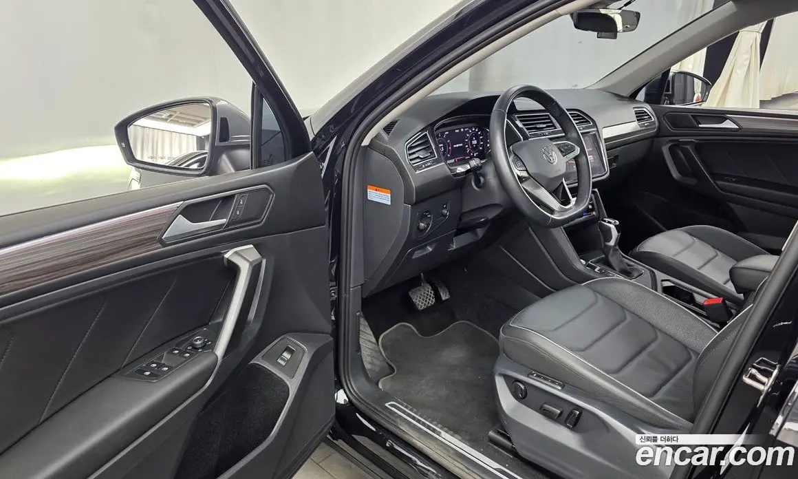 Volkswagen Tiguan 2024 2.0 автомат (гидро), фото 13 Volkswagen Tiguan 2024 2.0 автомат (гидро), фото 13