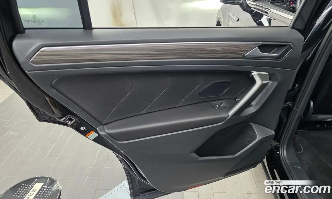 Volkswagen Tiguan 2024 2.0 автомат (гидро), фото 15 Volkswagen Tiguan 2024 2.0 автомат (гидро), фото 15