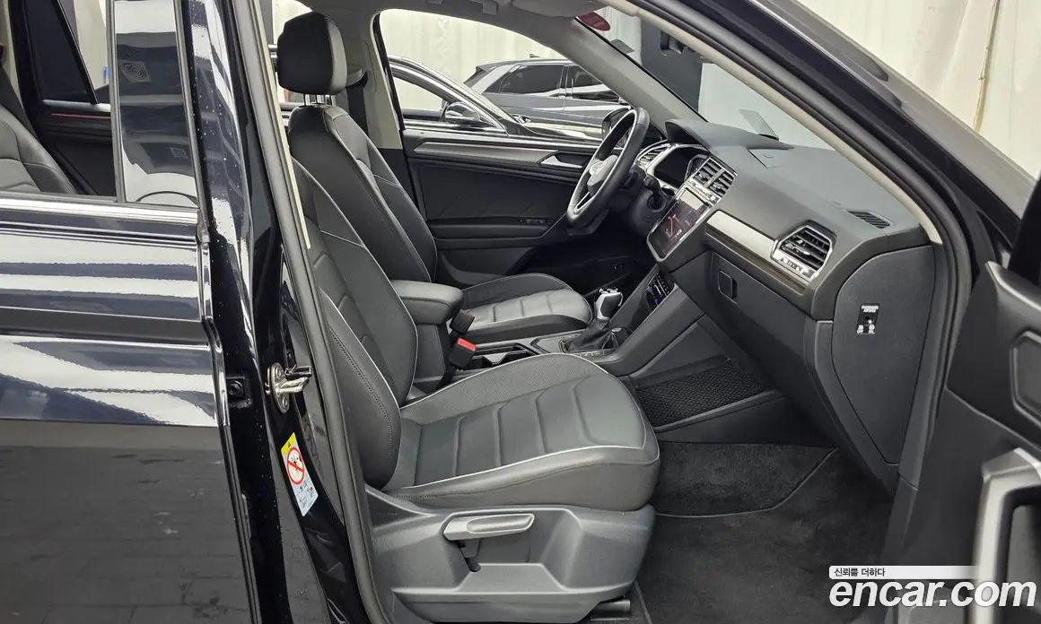 Volkswagen Tiguan 2024 2.0 автомат (гидро), фото 17 Volkswagen Tiguan 2024 2.0 автомат (гидро), фото 17