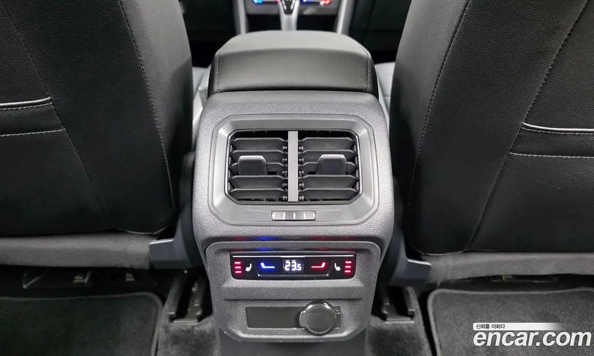 Volkswagen Tiguan 2024 2.0 автомат (гидро), фото 24 Volkswagen Tiguan 2024 2.0 автомат (гидро), фото 24