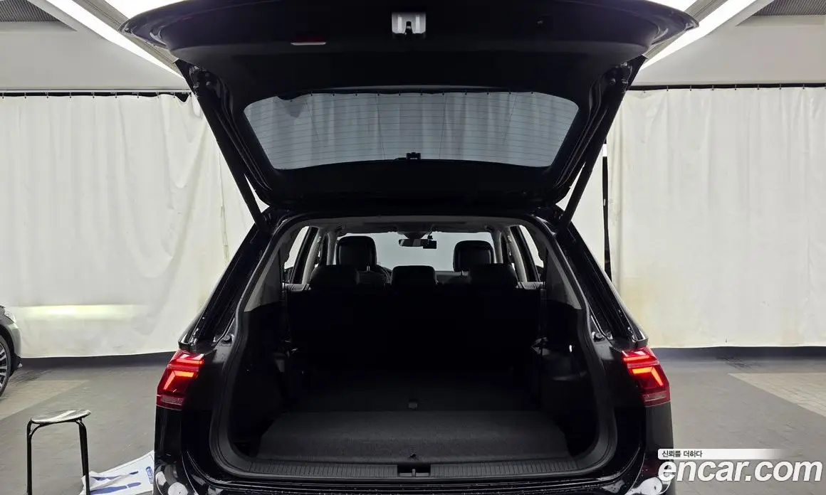 Volkswagen Tiguan 2024 2.0 автомат (гидро), фото 26 Volkswagen Tiguan 2024 2.0 автомат (гидро), фото 26