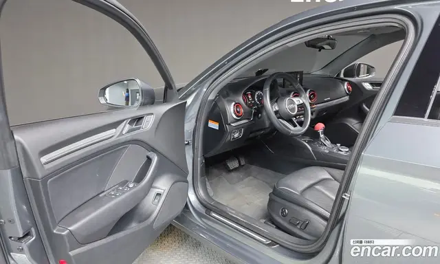 Audi A3 2018 2.0 автомат (гидро), миниатюра 12