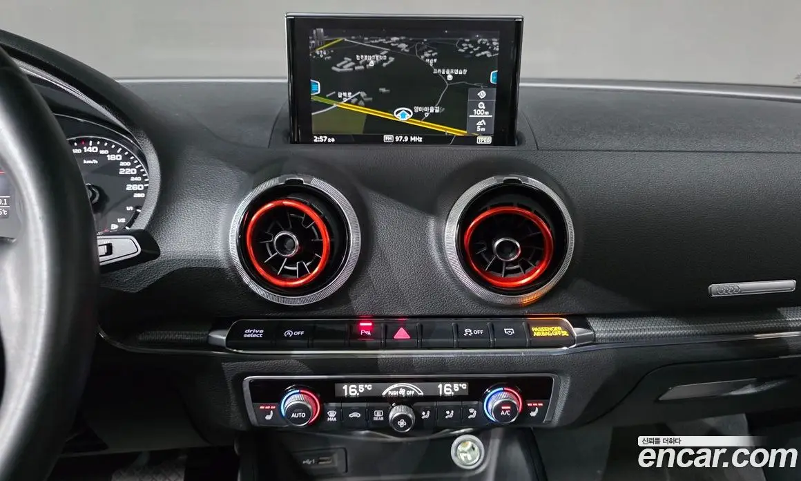 Audi A3 2018 2.0 автомат (гидро), фото 16 Audi A3 2018 2.0 автомат (гидро), фото 16