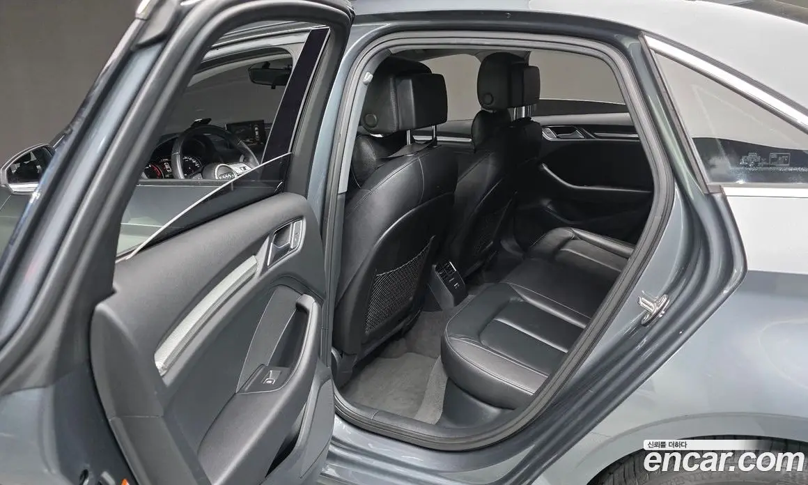 Audi A3 2018 2.0 автомат (гидро), фото 18 Audi A3 2018 2.0 автомат (гидро), фото 18