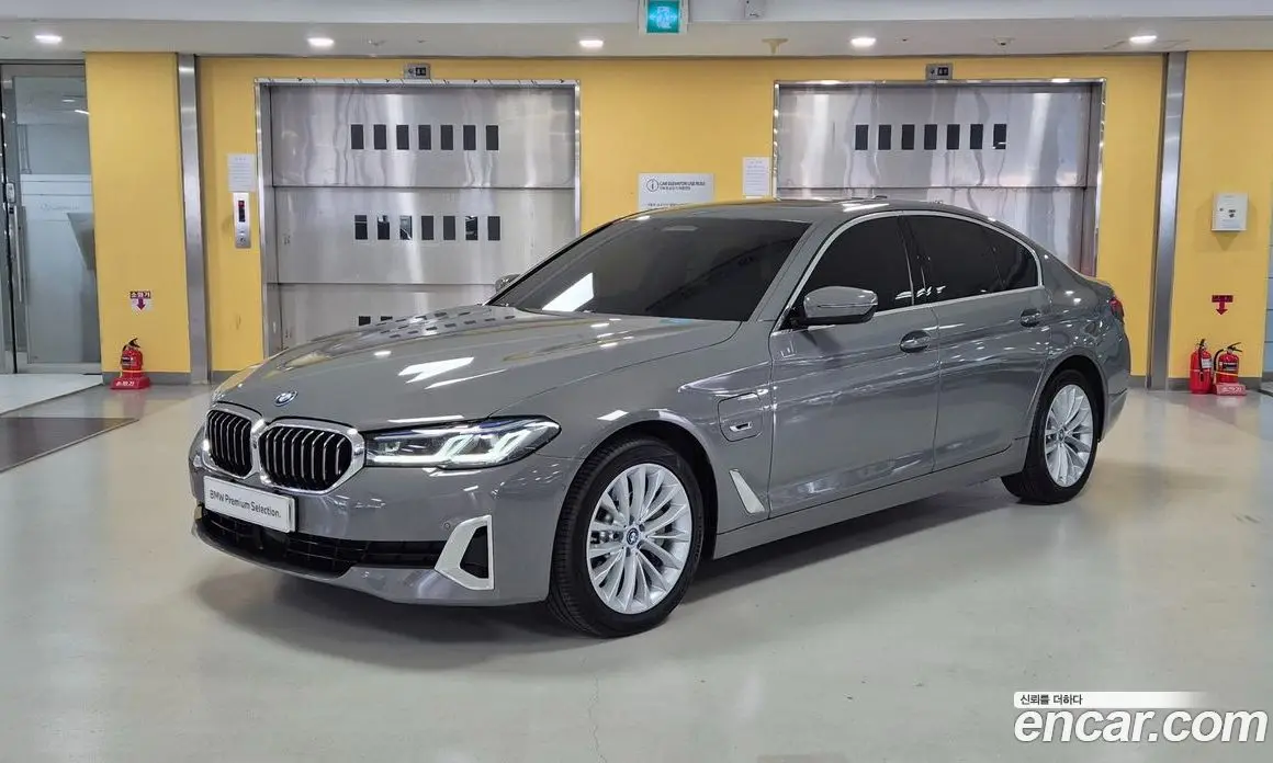 BMW 5 серия 2022 2.0 автомат (гидро), фото 1 BMW 5 серия 2022 2.0 автомат (гидро), фото 1