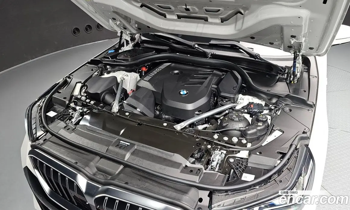 BMW 5 серия 2025 2.0 автомат (гидро), фото 6 BMW 5 серия 2025 2.0 автомат (гидро), фото 6