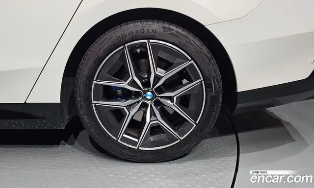 BMW 5 серия 2025 2.0 автомат (гидро), миниатюра 7 BMW 5 серия 2025 2.0 автомат (гидро), миниатюра 7