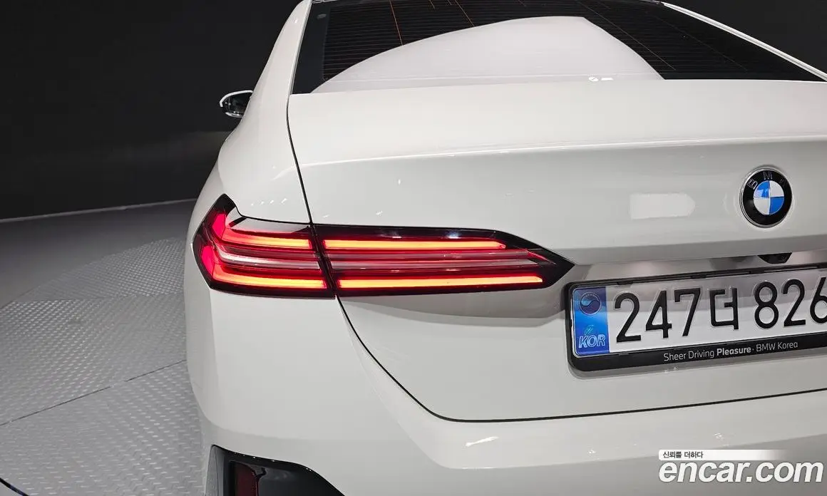 BMW 5 серия 2025 2.0 автомат (гидро), фото 9 BMW 5 серия 2025 2.0 автомат (гидро), фото 9