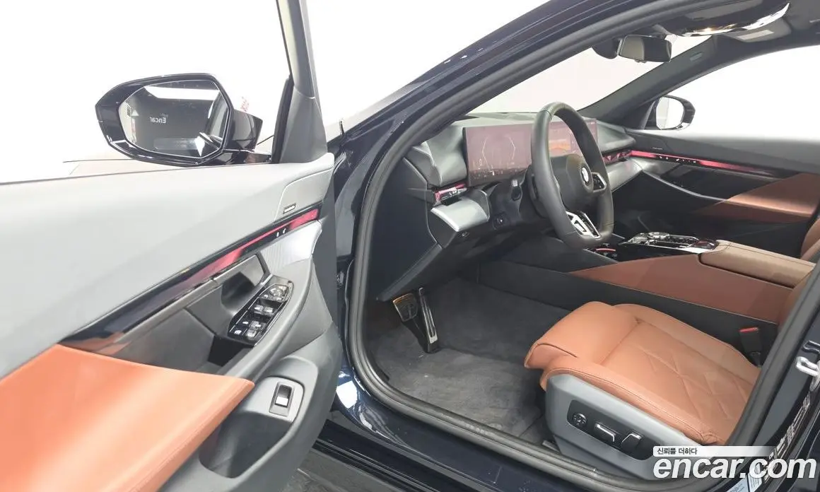 BMW 5 серия 2025 2.0 автомат (гидро), фото 10 BMW 5 серия 2025 2.0 автомат (гидро), фото 10