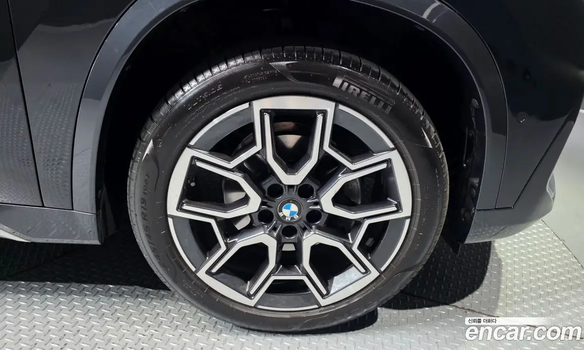BMW X1 2024 2.0 автомат (гидро), фото 5 BMW X1 2024 2.0 автомат (гидро), фото 5