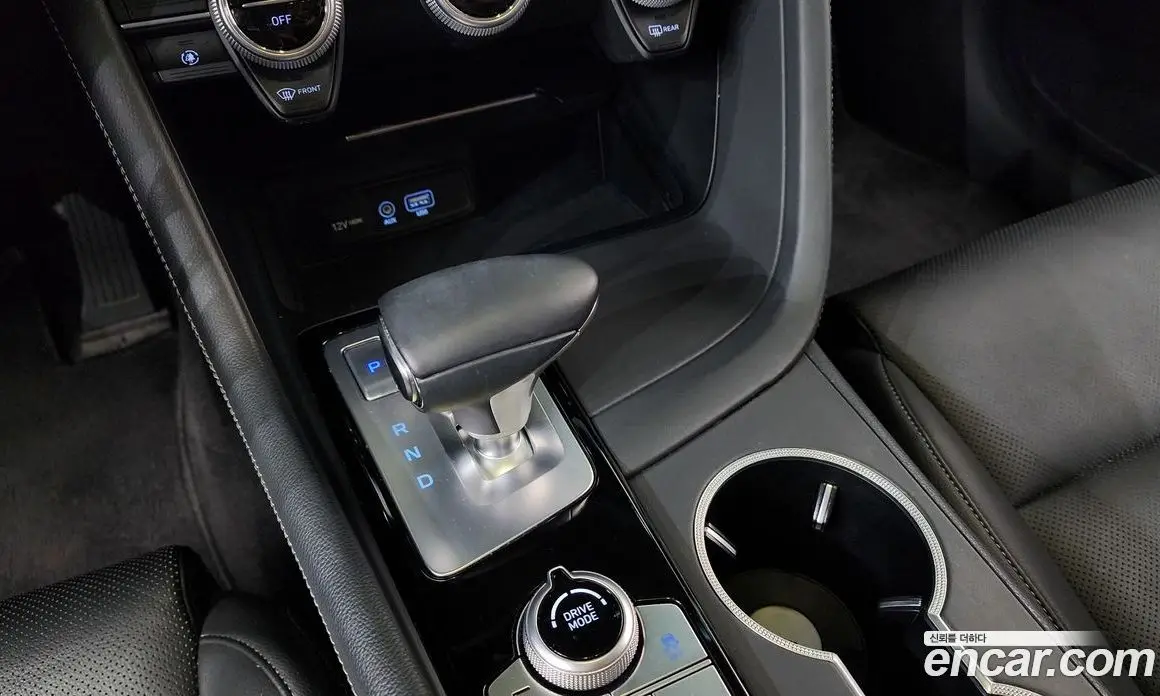 Genesis G70 2018 2.0 автомат (гидро), фото 12 Genesis G70 2018 2.0 автомат (гидро), фото 12