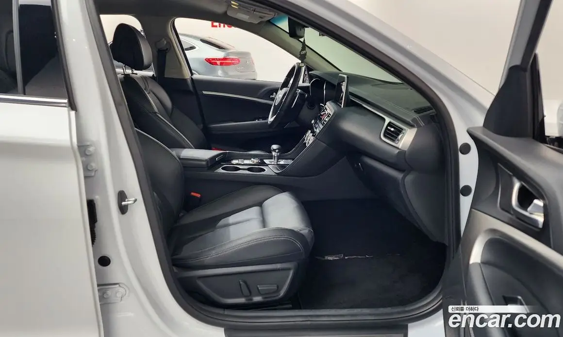 Genesis G70 2018 2.0 автомат (гидро), фото 16 Genesis G70 2018 2.0 автомат (гидро), фото 16